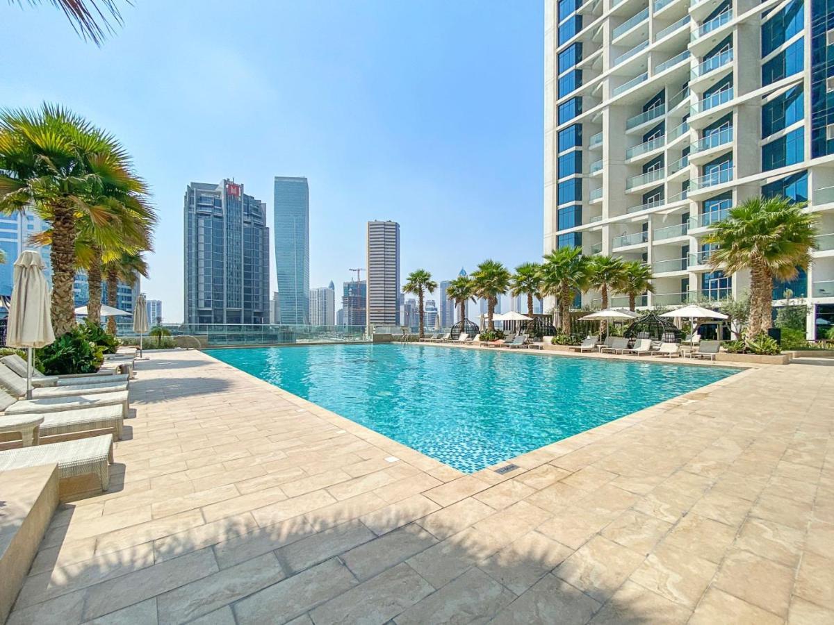 A Living Modern 1br With Balcony & Canal View At Prive-517 Business Bay
